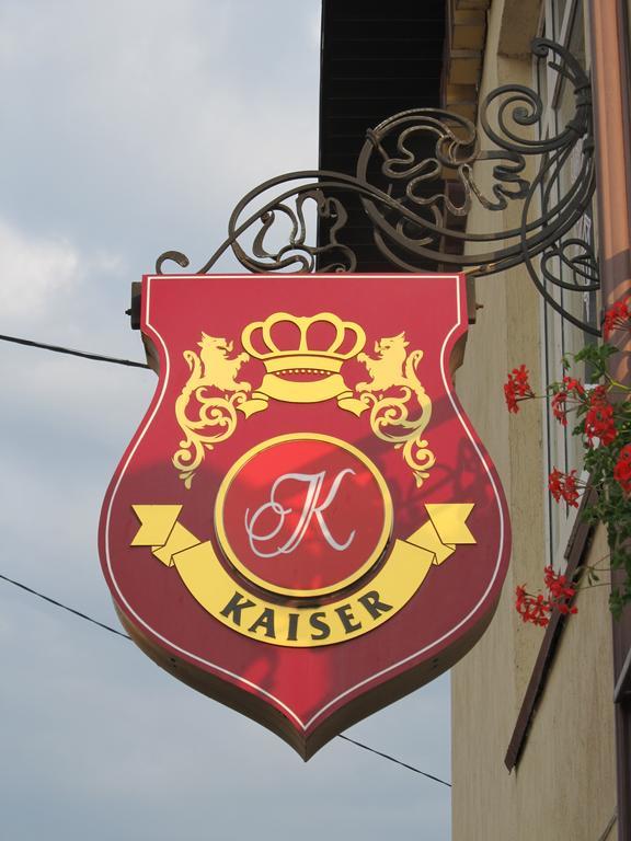 Kaiser Hotel Chernivtsi Exterior foto